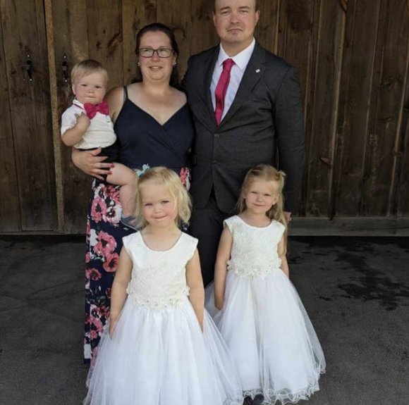 Meet your Posher, Jessica - Picture 1 of 1